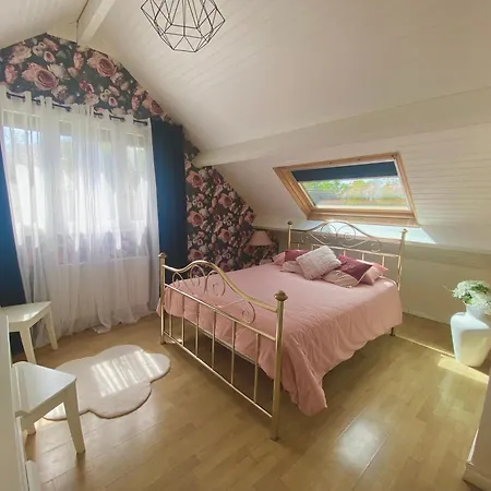 Апартаменты Ambiance Cosy Avec Jardin Privatif *